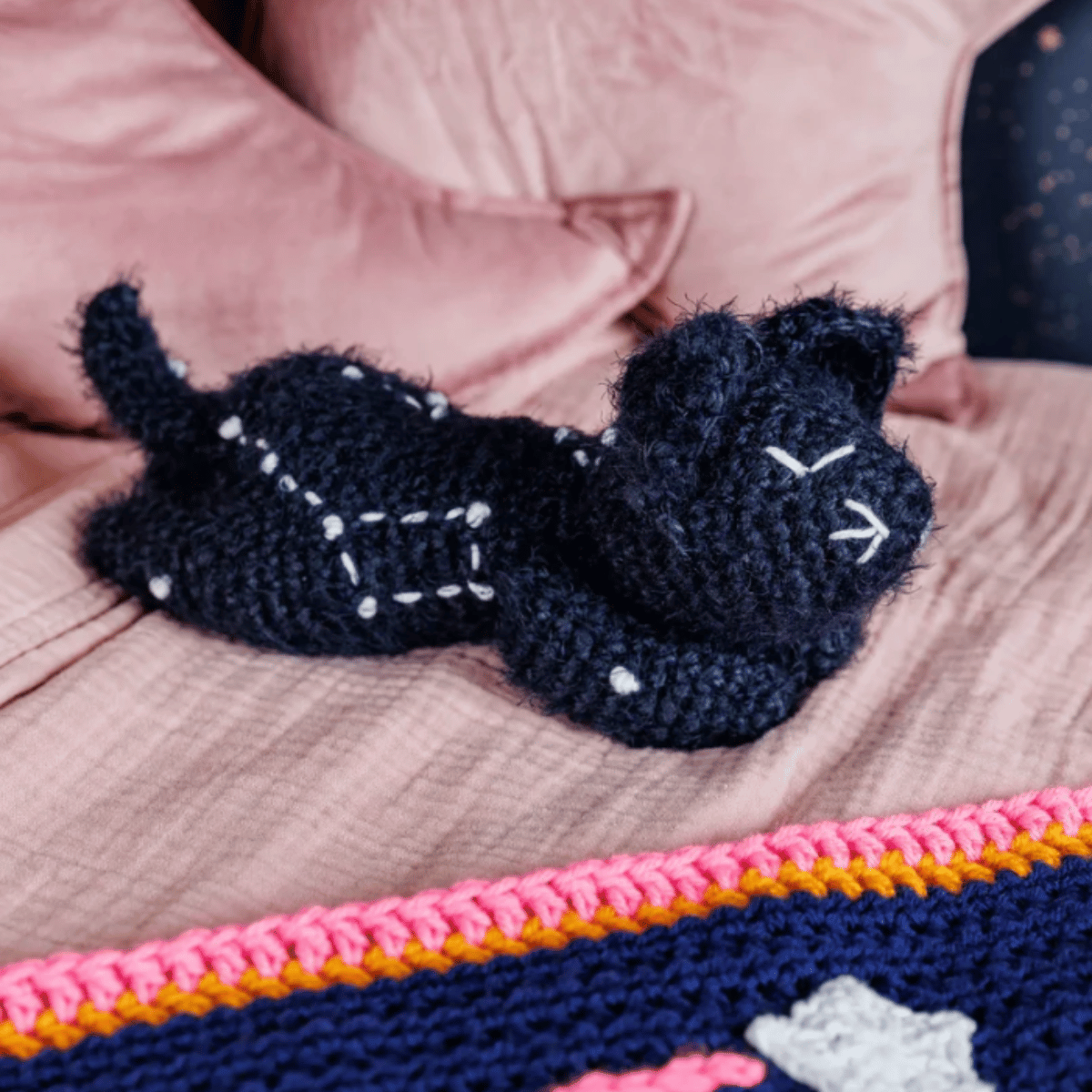 Red Heart Crochet Sleepy Time Kitty Pattern