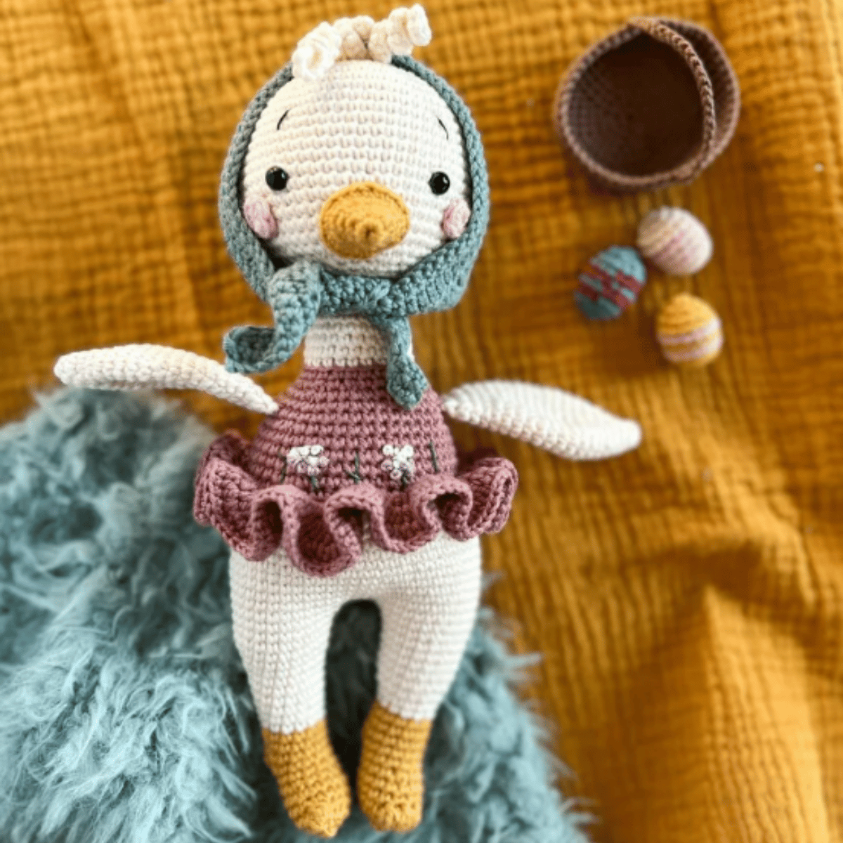 Cassie the Goose Amigurumi Crochet Pattern PDF – Cute Farm Animal Plush Design