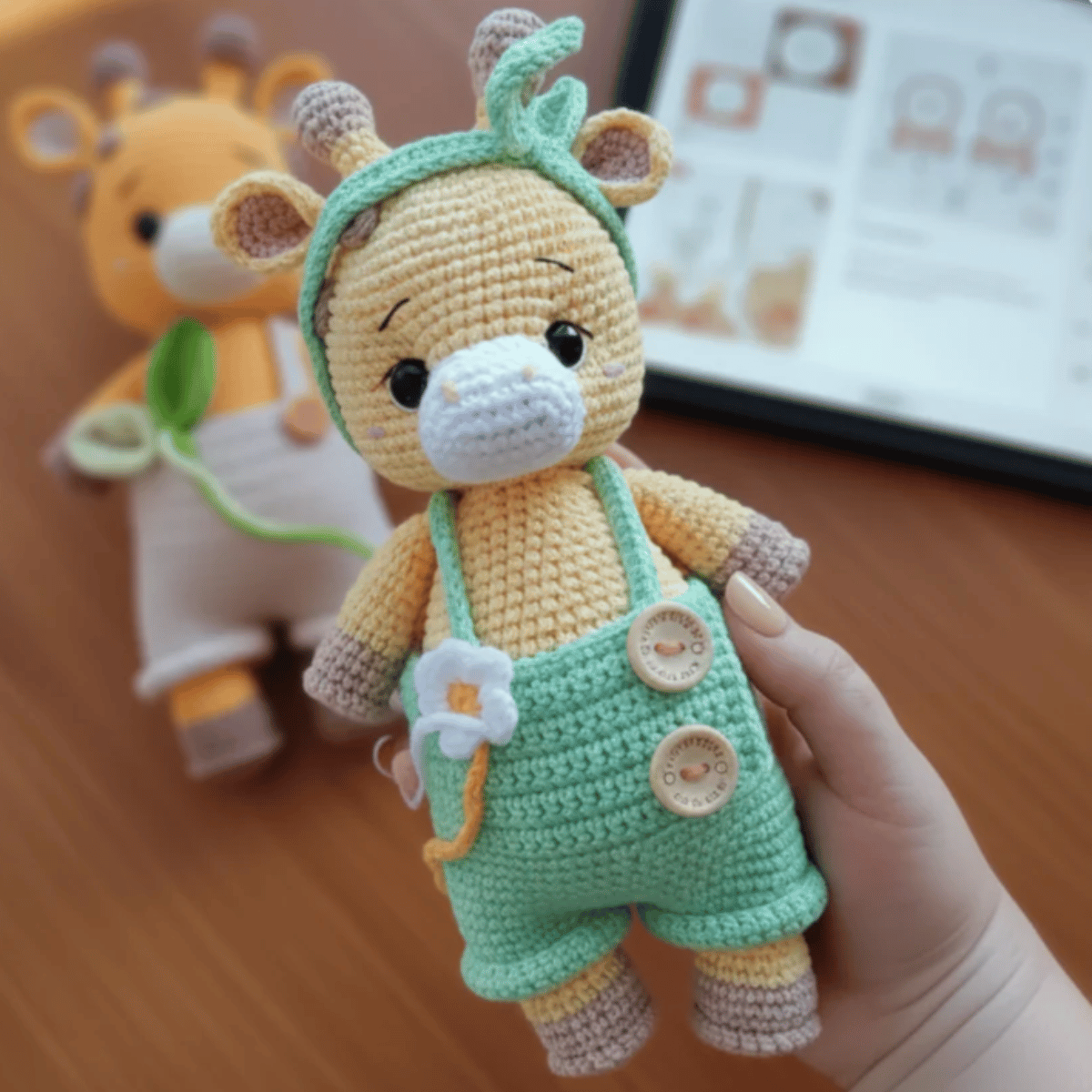 Lila & Enzo the Giraffes  🦒– Amigurumi Crochet Pattern PDF (Cute Giraffe Couple Plush)