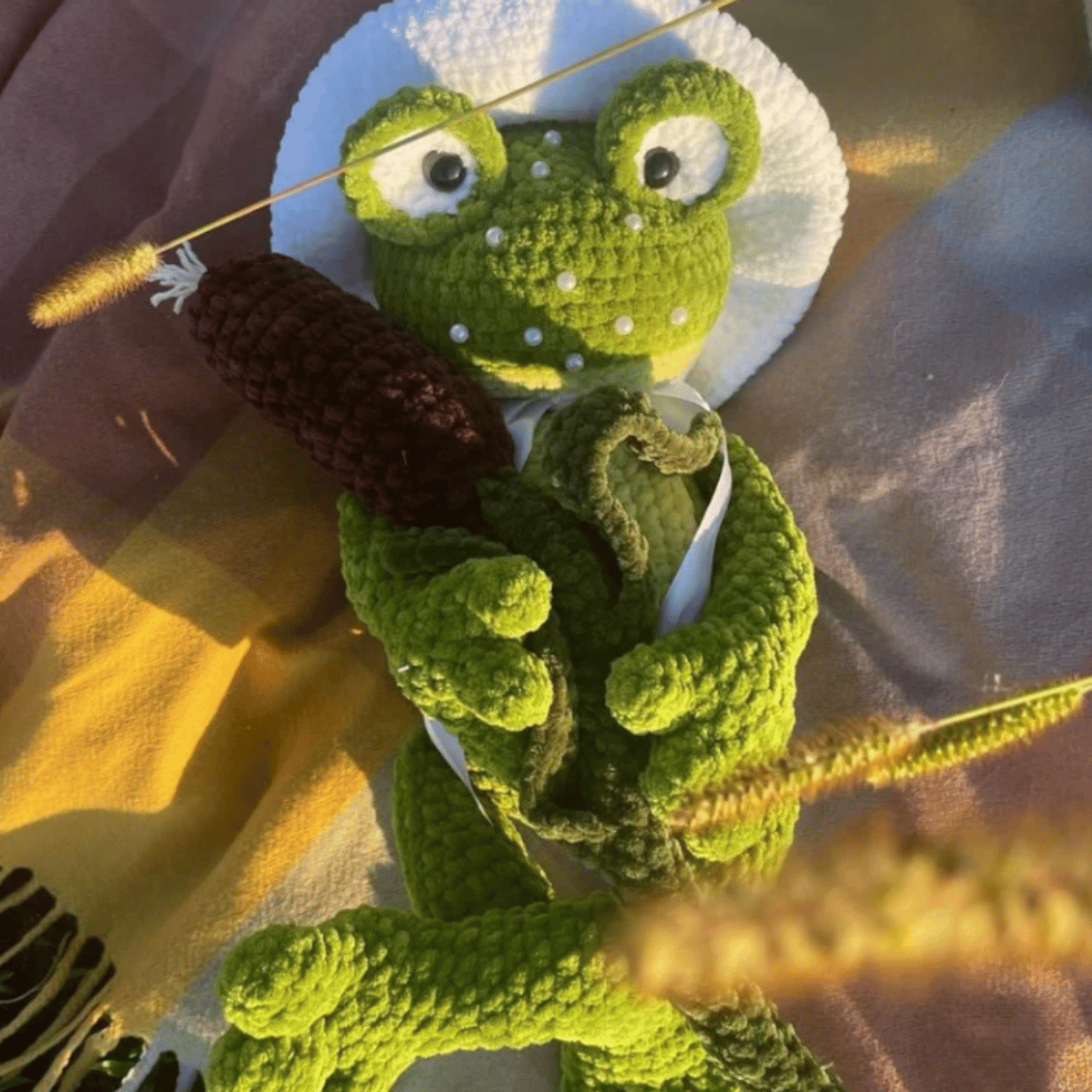 Lily the Frog 🐸 – Amigurumi Crochet Pattern PDF (Cute Sitting Frog Plush)