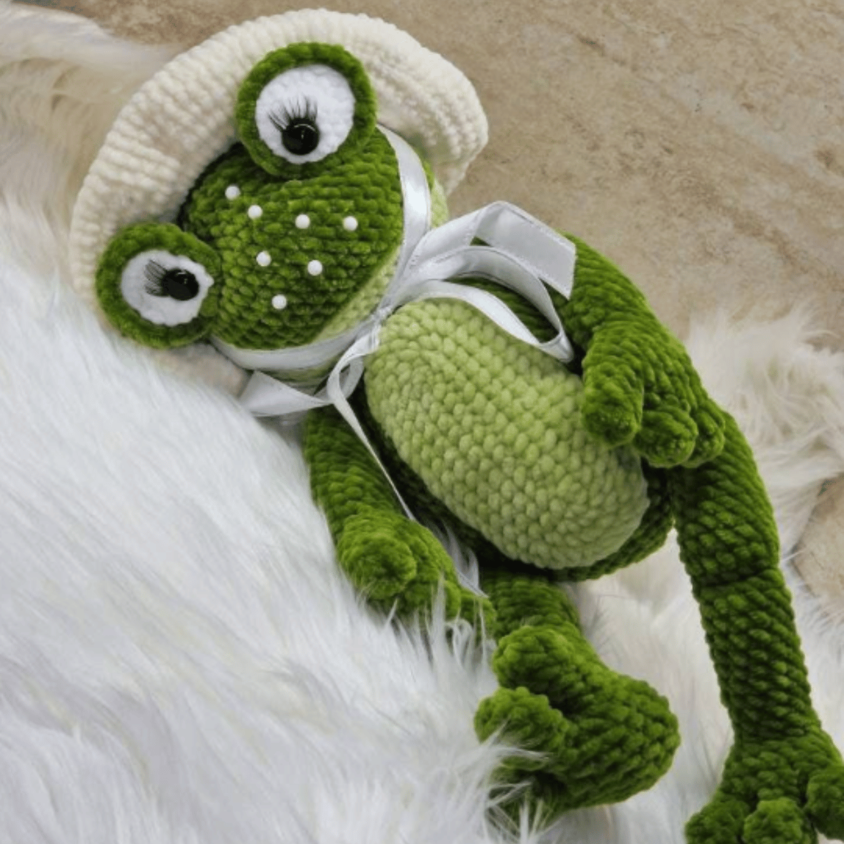 Lily the Frog 🐸 – Amigurumi Crochet Pattern PDF (Cute Sitting Frog Plush)