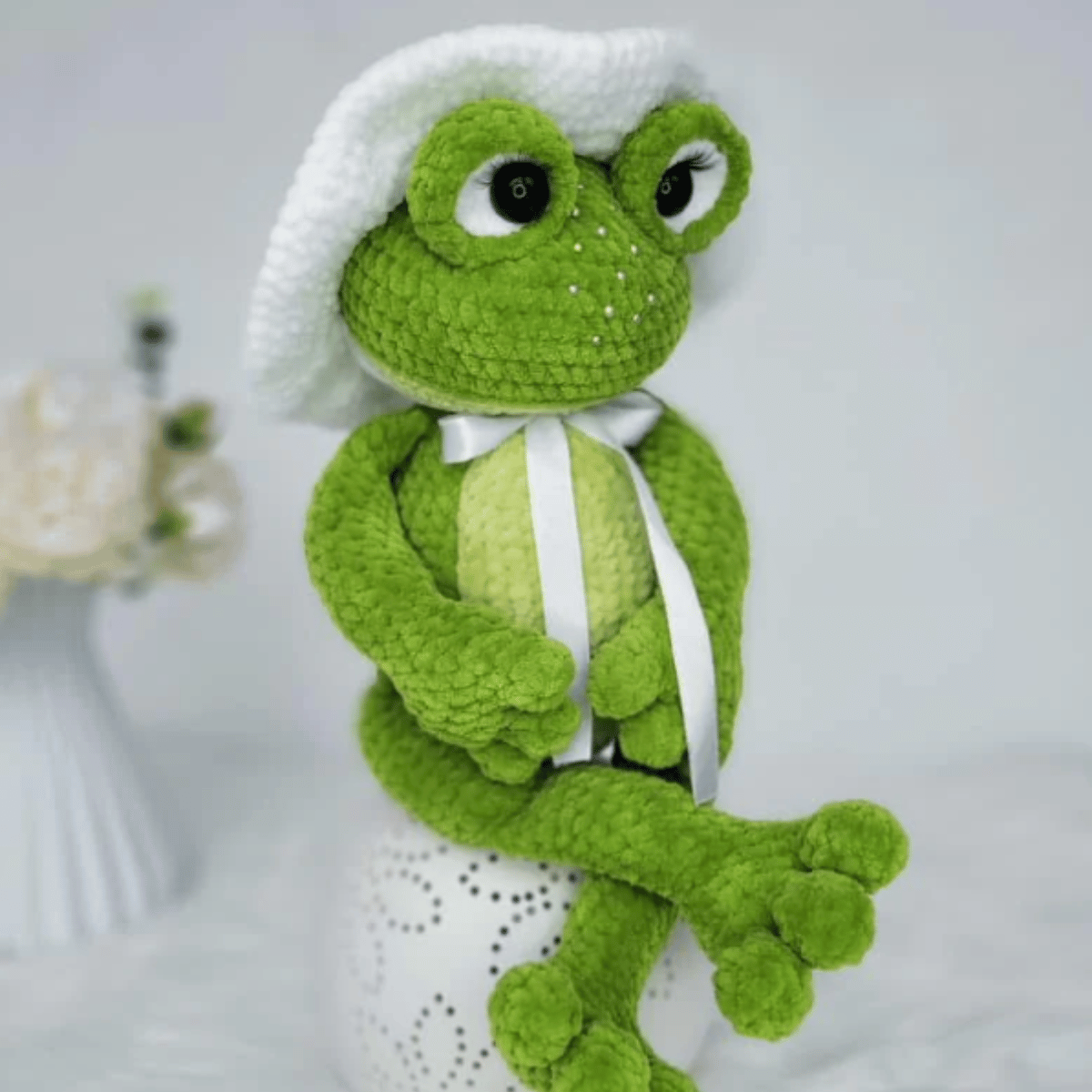 Lily the Frog 🐸 – Amigurumi Crochet Pattern PDF (Cute Sitting Frog Plush)